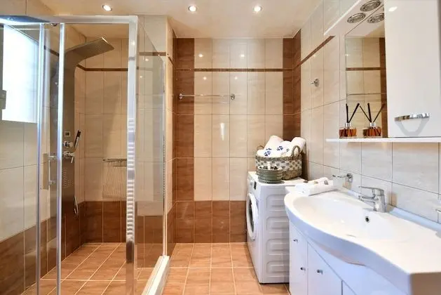 Romantic Villa, 1 En Büyük (King) Boy Yatak ve Çekyat, Engellilere Uygun, Havuz Manzaralı