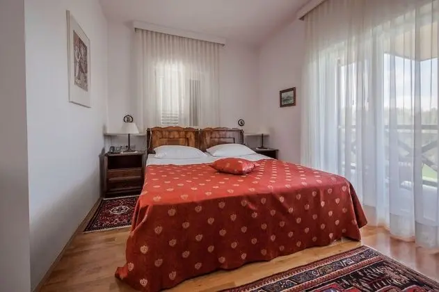 Tek Büyük Yataklı Oda, Balkon, Göl Manzaralı