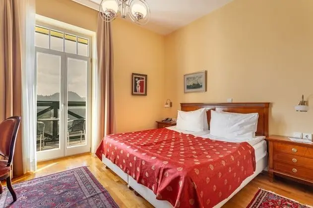 Tek Büyük Yataklı Oda, Balkon, Göl Manzaralı