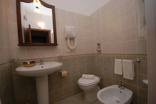 Traditional Tek Büyük Yataklı Oda, Ek Bina