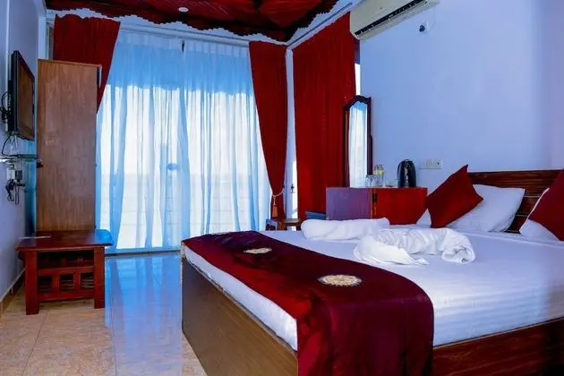 Deluxe Tek Büyük Yataklı Oda, 1 Büyük (Queen) Boy Yatak, Balkon, Koy Manzaralı