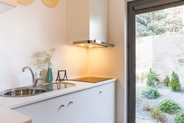 Basic Stüdyo, Bahçe Manzaralı