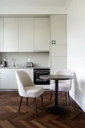 Apart Daire, Balkon (Tito 1C)