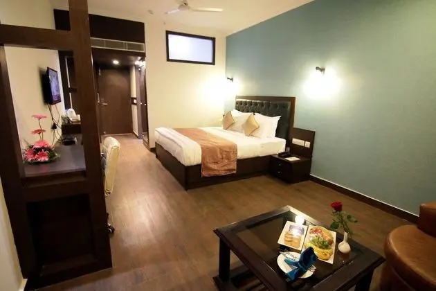 Premium Tek Büyük Yataklı Oda