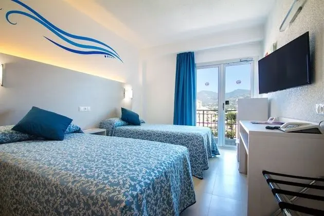 Tek Büyük Yataklı Oda, Teras (2 Adults + 1 Child)