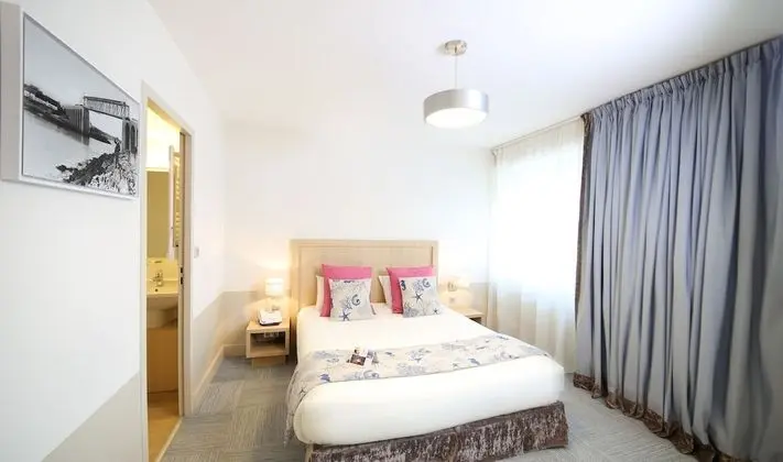 Deluxe Oda, Liman Manzaralı