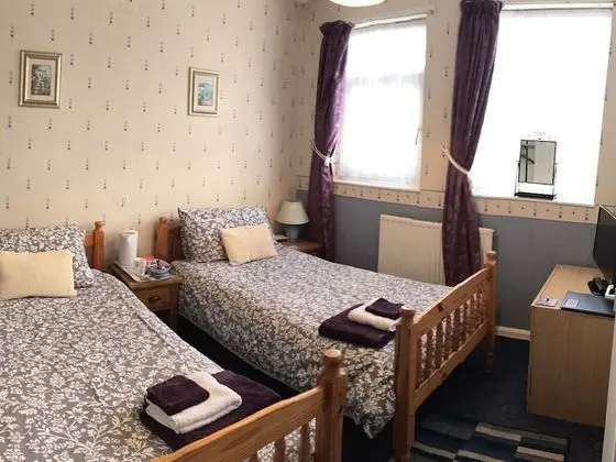İki Ayrı Yataklı Oda, Banyolu/Duşlu