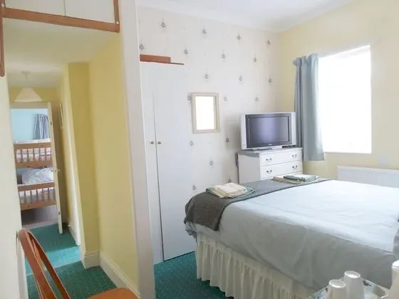 Süit, Banyolu/Duşlu (2 Adults & 2 Child)