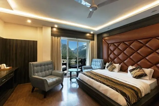 Premium Oda, 1 En Büyük (King) Boy Yatak, Sigara İçilebilir, Tepe Manzaralı