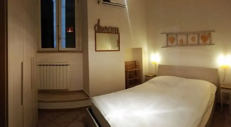Apart Daire, 2 Yatak Odası, Küçük Mutfak