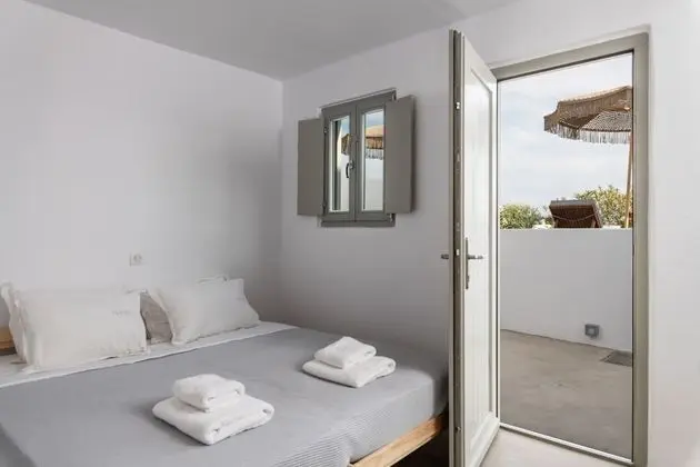 Standard Poolside Room with Sea View