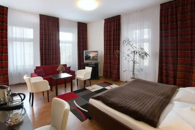 Deluxe Tek Büyük Yataklı Oda
