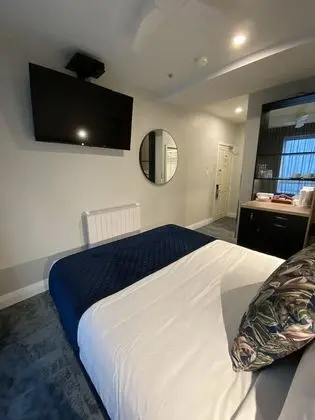 Deluxe Tek Büyük Yataklı Oda