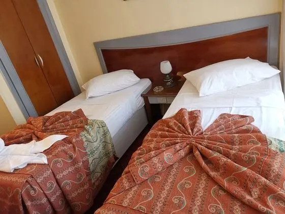 Tek Büyük Yataklı Oda