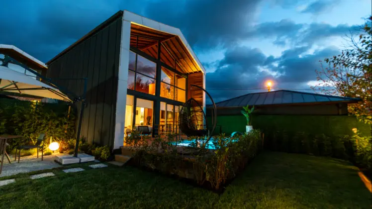 Villa 2+1 Oda, Göl Manzaralı, Isıtmalı Özel Havuzlu