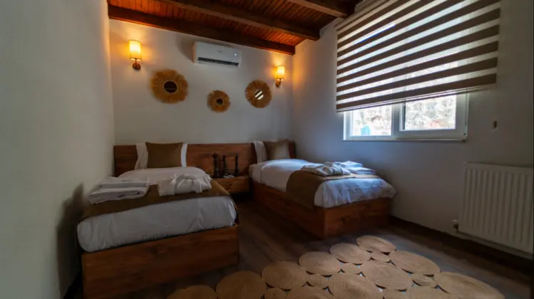 Villa 2+1 Oda, Göl Manzaralı, Isıtmalı Özel Havuzlu