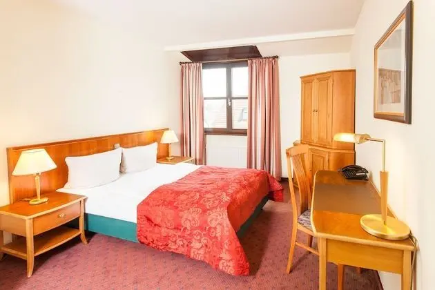 Standard Tek Büyük Yataklı Oda