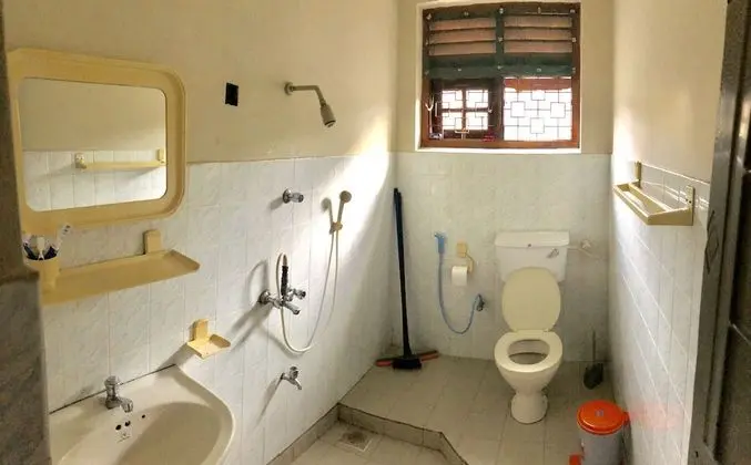 Ortak Ranzalı Oda, Ortak Banyo (Non AC)