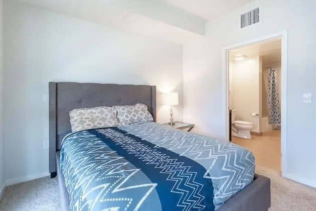 Luxury 1-bedroom Suite 4 (with air mattress on request)