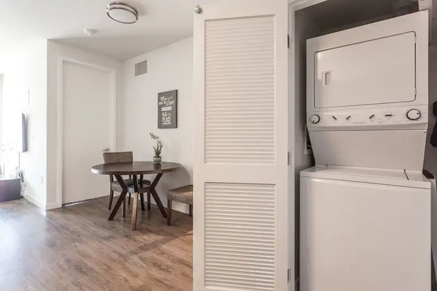 Luxury 1-bedroom Suite 4 (with air mattress on request)