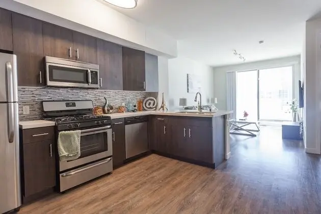 Luxury 1-bedroom Suite 4 (with air mattress on request)