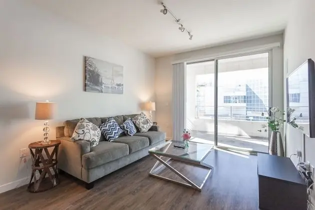 Luxury 1-bedroom Suite 4 (with air mattress on request)