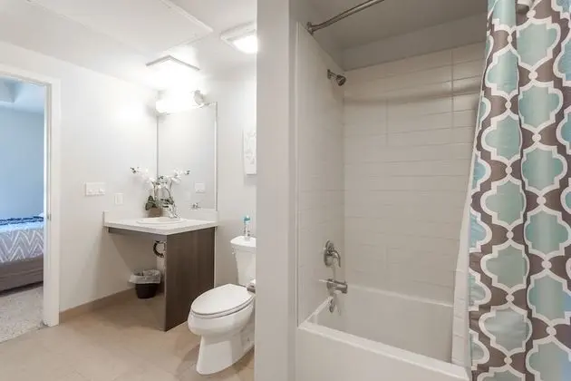 Luxury 1-bedroom Suite 4 (with air mattress on request)