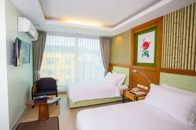 Deluxe Twin Room with Balcony