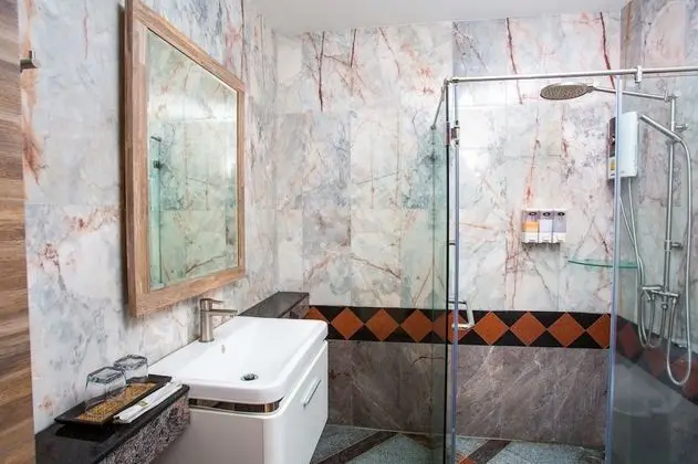 Deluxe Twin Room with Balcony