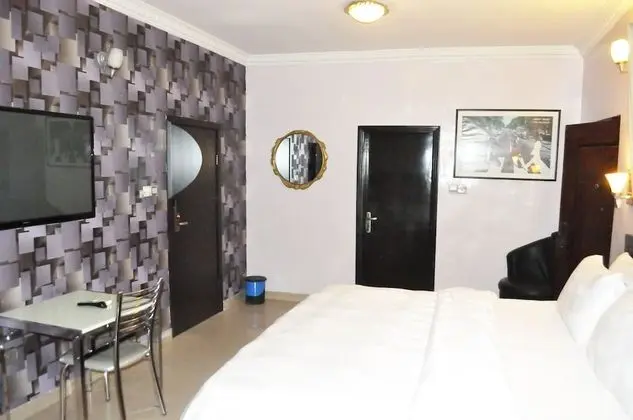 Deluxe Tek Büyük Yataklı Oda