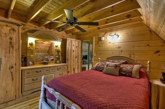 Kulübe (Triple Treat- Rustic Cabin near Blue )