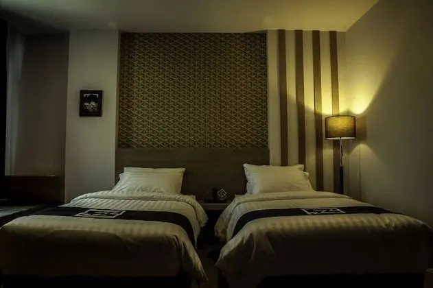 Triple Z Twin Room