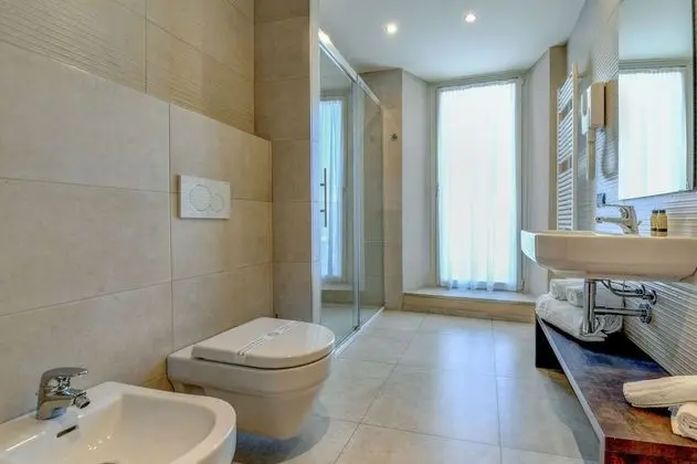 Deluxe Oda, Balkon, Göl Manzaralı