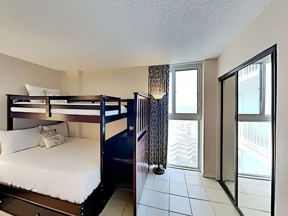 Daire, Birden Çok Yatak, Balkon, Okyanus Manzaralı (#12C)