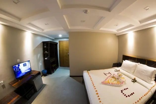 Deluxe Tek Büyük Yataklı Oda