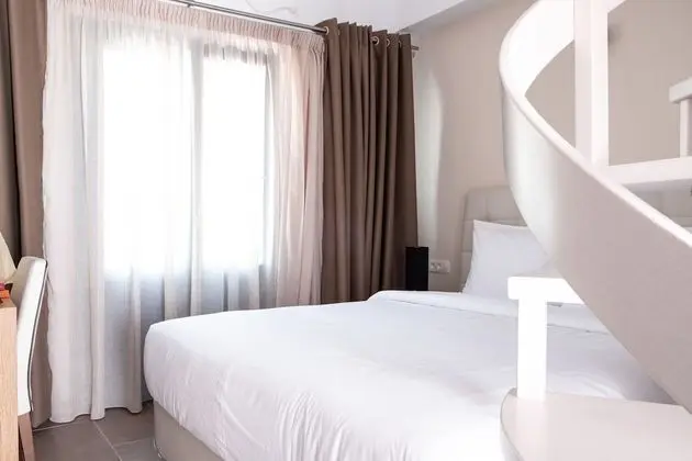 Family Oda, Dağ Manzaralı (Split Level)