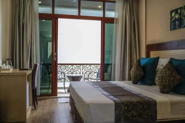Deluxe Tek Büyük veya İki Ayrı Yataklı Oda, 1 En Büyük (King) Boy Yatak, Özel Banyo, Havuz Manzaralı