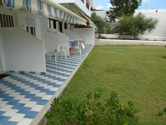 Üç Kişilik Oda, Deniz Manzaralı