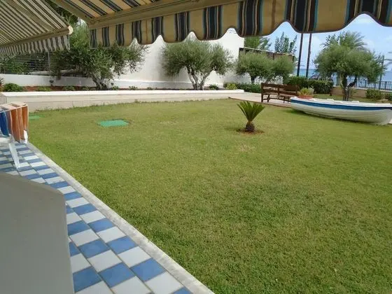 Üç Kişilik Oda, Deniz Manzaralı
