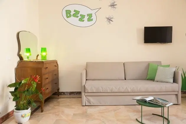 Tek Büyük Yataklı Oda, Küçük Mutfak, Şehir Manzaralı