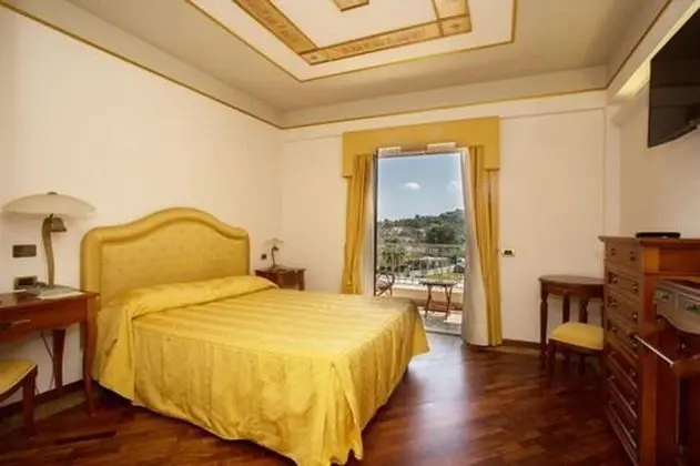 Deluxe Tek Büyük veya İki Ayrı Yataklı Oda, Deniz Manzaralı