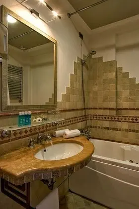 Deluxe Tek Büyük veya İki Ayrı Yataklı Oda, Deniz Manzaralı