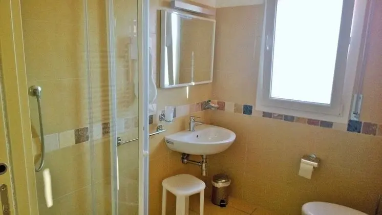 Büyük Yataklı Tek Kişilik Oda, Balkon