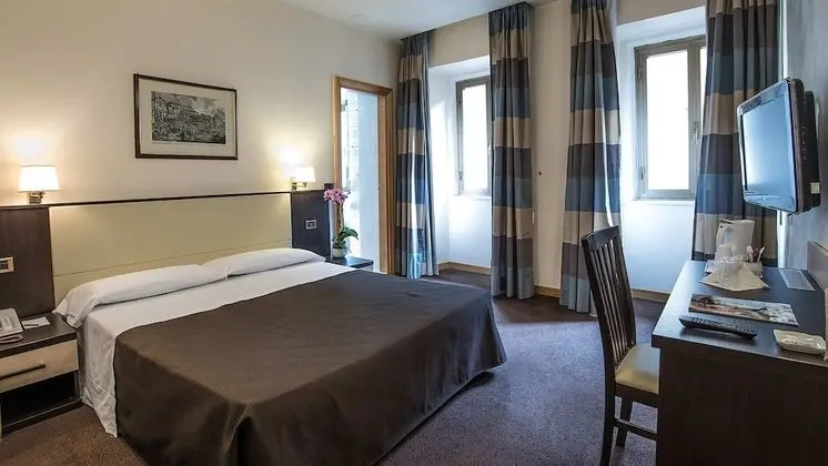 Standard Tek Büyük Yataklı Oda