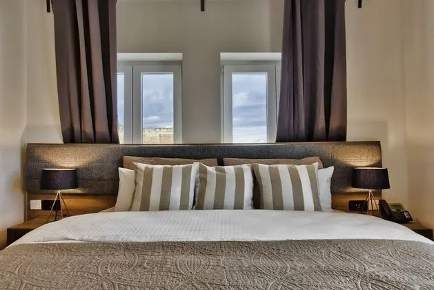 Superior Tek Büyük veya İki Ayrı Yataklı Oda