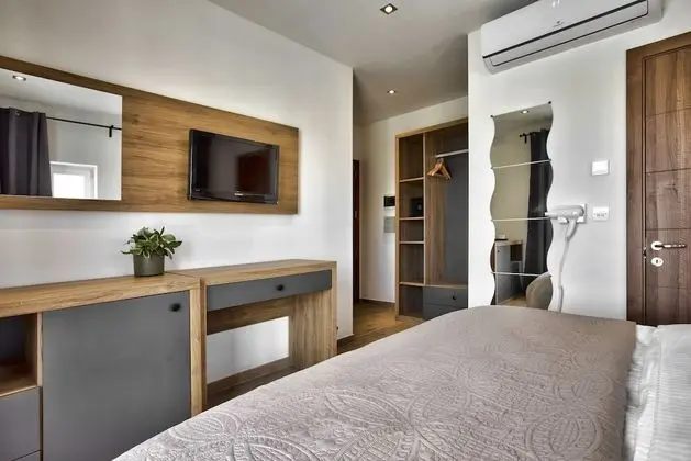 Superior Tek Büyük veya İki Ayrı Yataklı Oda