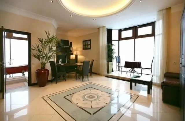 Deluxe Tek Büyük Yataklı Oda