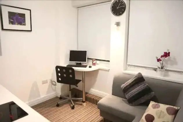 Tek Büyük Yataklı Oda