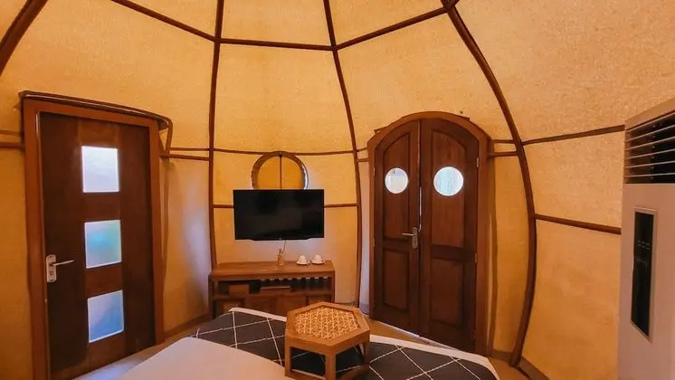 Luxury Glamping with Bathtub