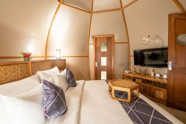Luxury Glamping with Bathtub